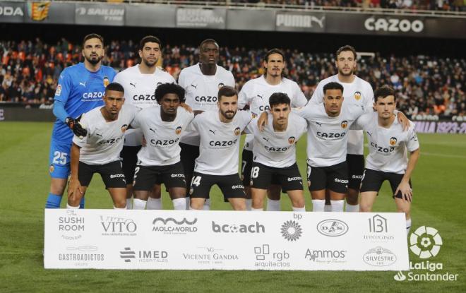 Once titular del Valencia CF de Baraja ante el Rayo.