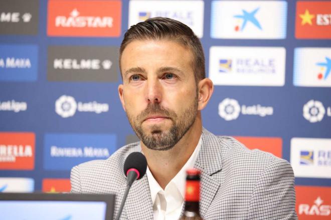 Luis García, en su presentación con el Espanyol (Foto: RCDE).