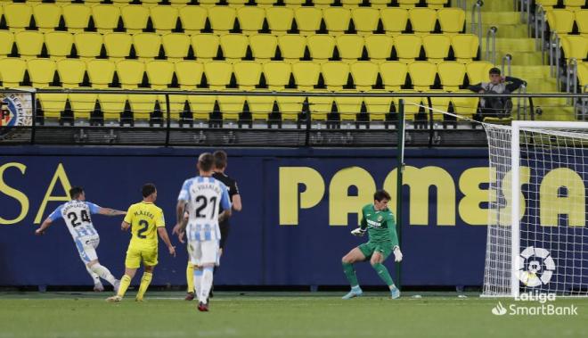 Rubén Castro marca su gol al Villarreal B (Foto: LaLiga).