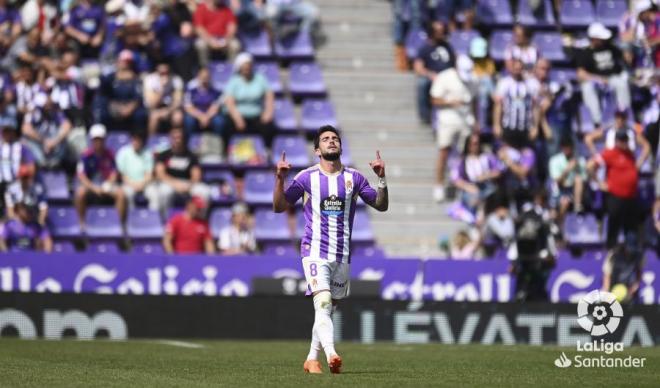Monchu celebra su gol en el Real Valladolid-Mallorca.