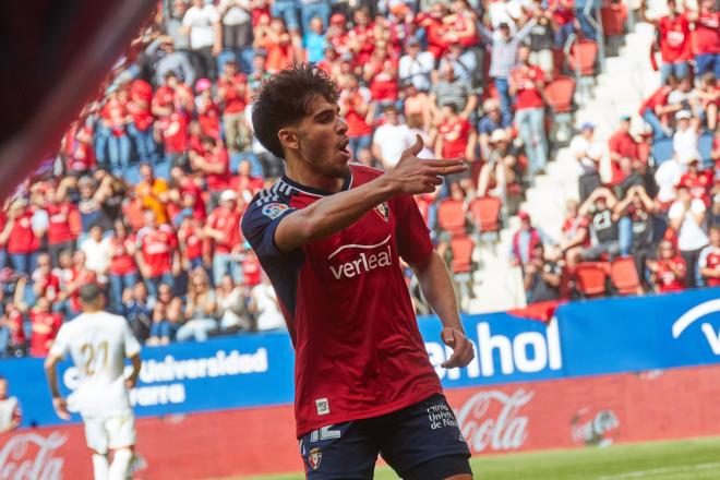 Es Abde, operación de Joan Laporta, celebrando el gol de Osasuna (Foto: Cordon Press).