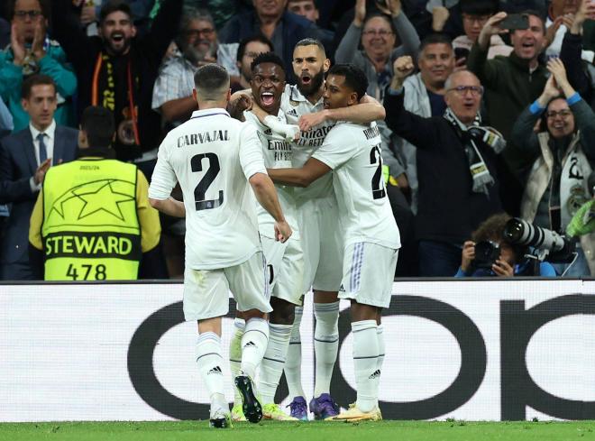 Celebración de Vinícius Jr., Karim Benzema y Rodrygo en el Real Madrid-Chelsea (Foto: Cordon Pres