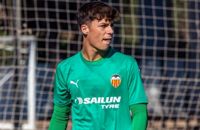 Vicent Abril ha sido el portero titular del Juvenil del Valencia CF.