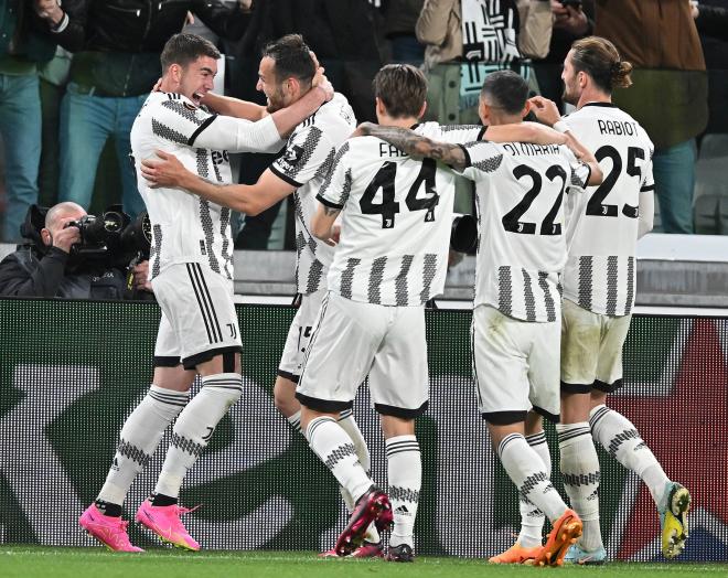 Los jugadores de la Juventus celebrando el gol contra el Sporting de Lisboa