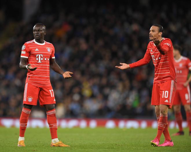 Mané y Sané protestando una jugada del partido City-Bayern (Foto: Cordon Press).