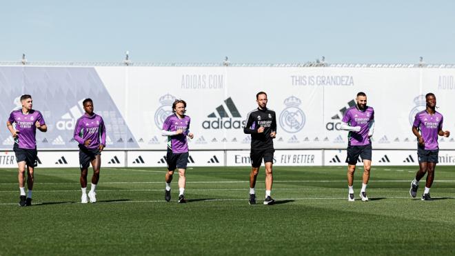 Valverde, Vinícius, Modric, Benzema y Camavinga, en una sesión del Real Madrid (Foto: RM).