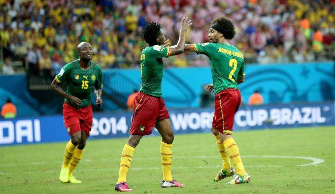 Assou-Ekotto y Moukandjo, en el partido entre Camerún y Croacia (Foto: Cordon Press).