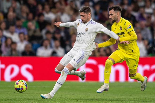 Valverde y Baena en el partido entre Real Madrid y Villarreal (Foto: Cordon Press).