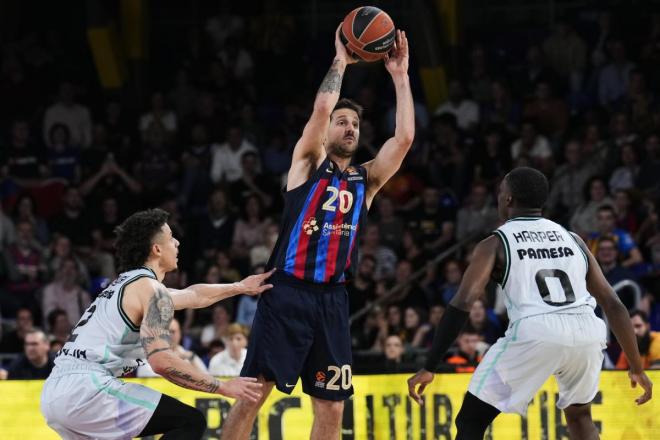 Valencia Basket cierra la Euroliga con derrota en Barcelona (85-71)