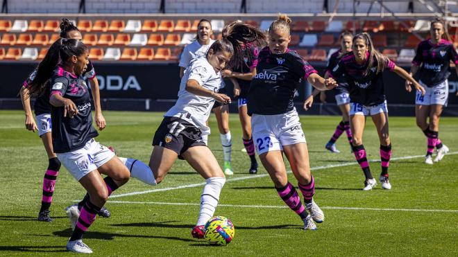 Dura e inesperada derrota del Valencia CF Femenino frente al Sporting Club de Huelva (1-2)
