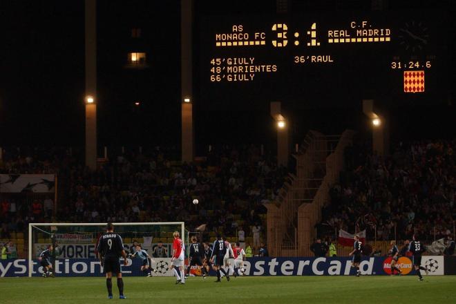 Mónaco vs Real Madrid durante la eliminatoria de Champions League en 2004 (Foto: Cordon Express)