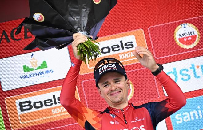 Tom Pidcock en el podium de la Amstel Gold Race (Foto:Cordon Press).