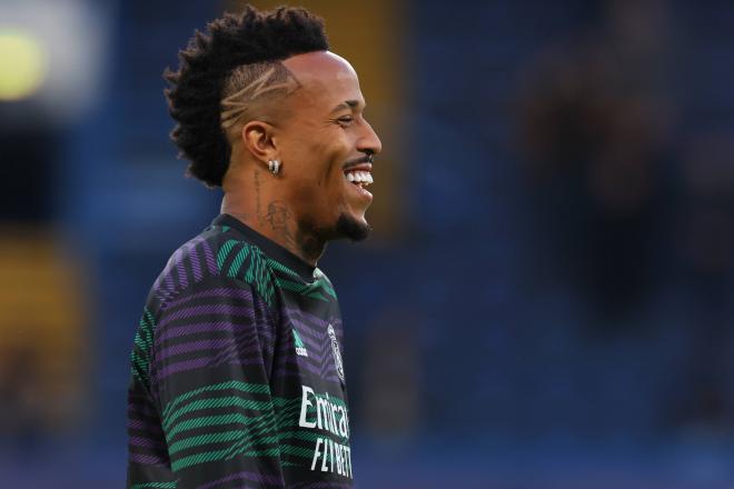 Éder Militao calienta antes del Chelsea-Real Madrid (Foto: Cordon Press).