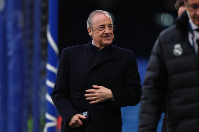Florentino Pérez, en Stamford Bridge (Foto: Cordon Press).