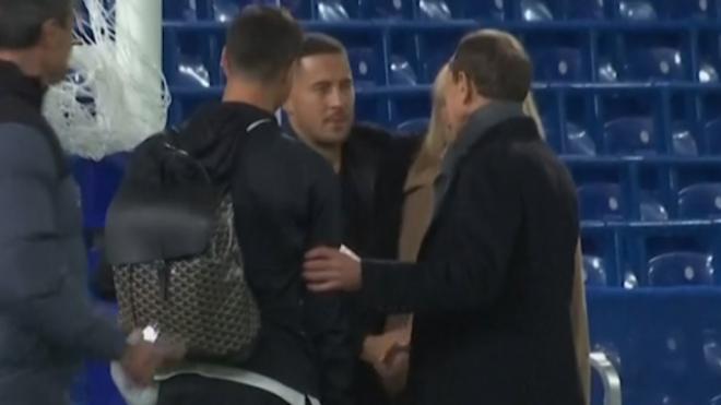 Hazard, con Azpilicueta y Butragueño en Stamford Bridge.