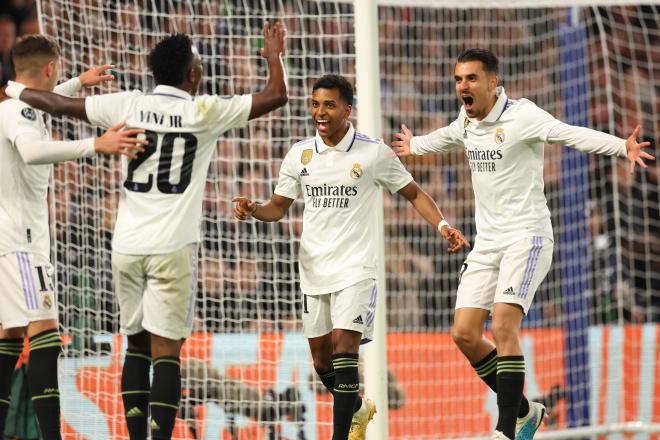 Rodrygo, Ceballos, Valverde y Vinicius celebran un gol en el Chelsea-Real Madrid