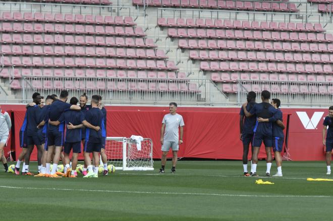 Imagen del entrenamiento de este sábado del Sevilla FC (Foto: Kiko Hurtado).