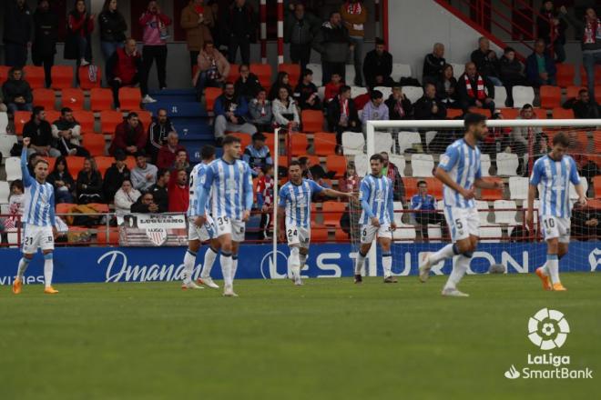 Rubén Castro celebra su gol en el Lugo-Málaga (Foto: LaLiga).