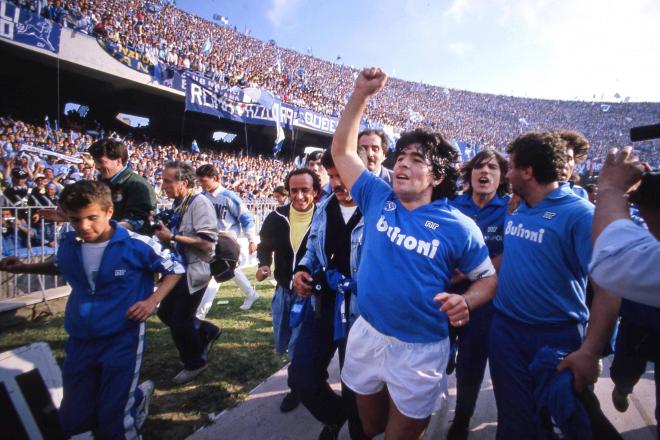Diego Maradona, último jugadore en darle al Nápoles el Scudetto (Foto: Cordon Press).