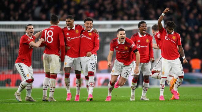 El Manchester United celebrando el pase a la final