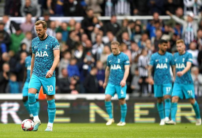 Jugadores del Tottenham durante la derrota ante el Newcastle. Fuente: Cordon Press
