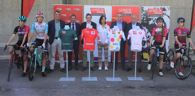 Unipublic y el Consejo Superior de Deportes presentan las camisetas de líder de La Vuelta Femenina (Foto: Twitter LaVueltaFem).