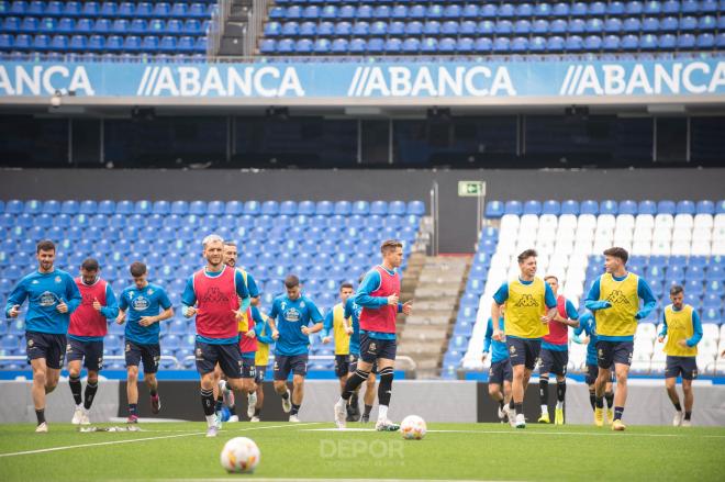 Entrenamiento del Deportivo en Riazor antes de enfrentarse al Córdoba (Foto: RCD)