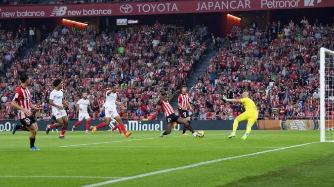 Imagen del gol anulado a Nico Williams ante el Sevilla FC en San Mamés (Foto: Athletic Club).