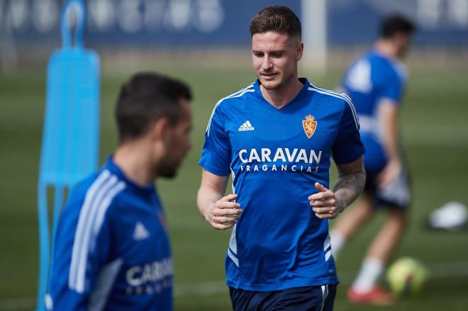 Vigaray en el entrenamiento del Real Zaragoza (Foto: Daniel Marzo).