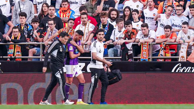 Amallah se retira lesionado de Mestalla (Foto: Real Valladolid).