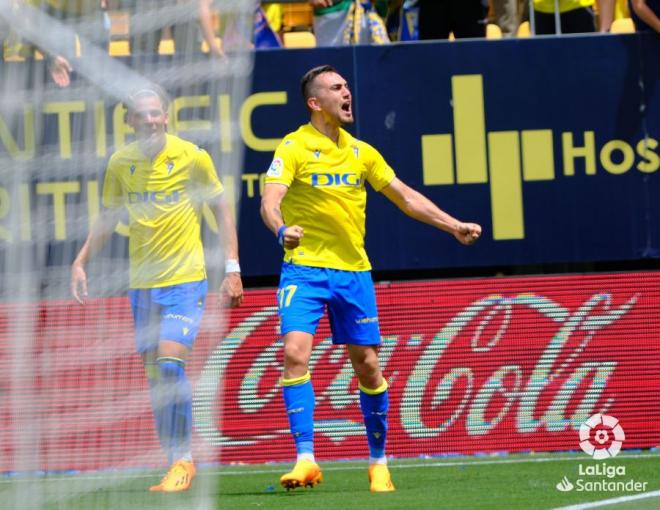 Escalante celebra su gol en el Cádiz-Valencia (Foto: LaLiga).