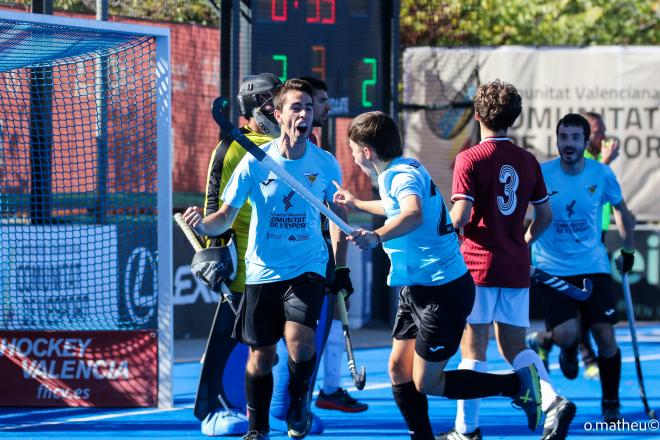 El Giner de los Ríos logra la permanencia en DHB de hockey