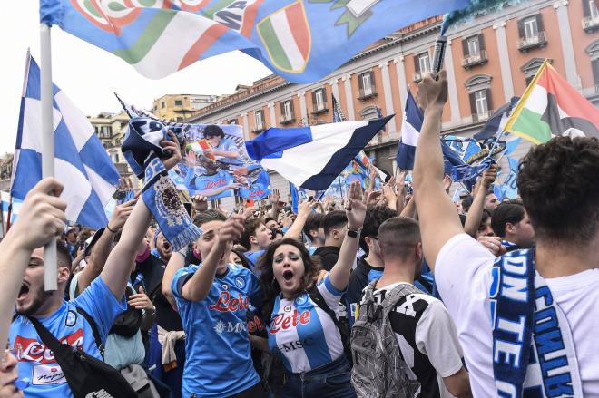 Los aficionados del Nápoles desean celebrar la victoria del 'Scudetto' en los próximos días