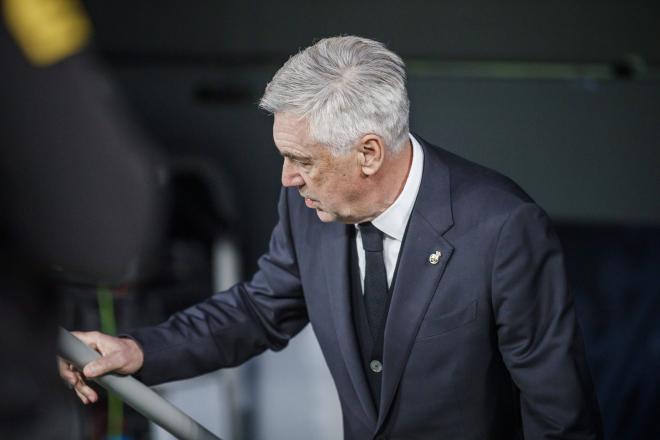 Carlo Ancelotti, durante un partido del Real Madrid (Foto: Cordon Press).