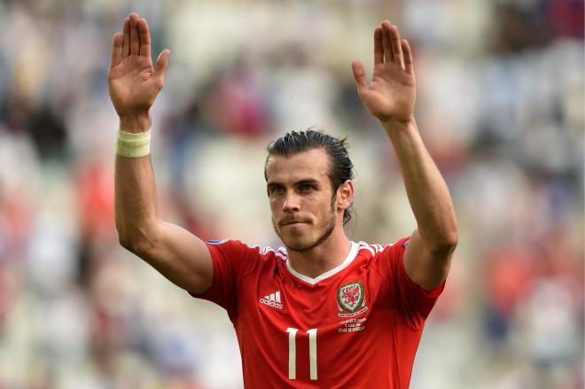 Gareth Bale con la selección de Gales (Foto: Cordon Press).