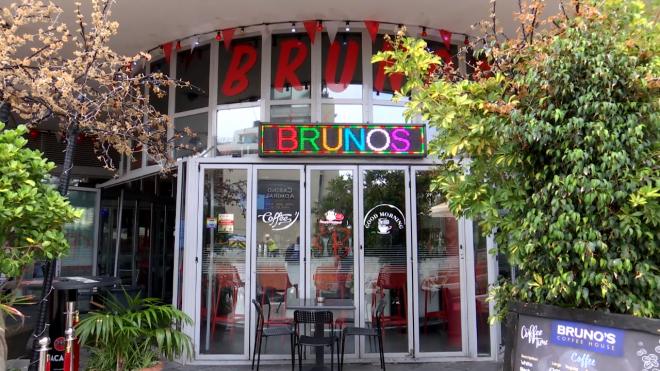 El Bruno's Restaurant, que da nombre al equipo.