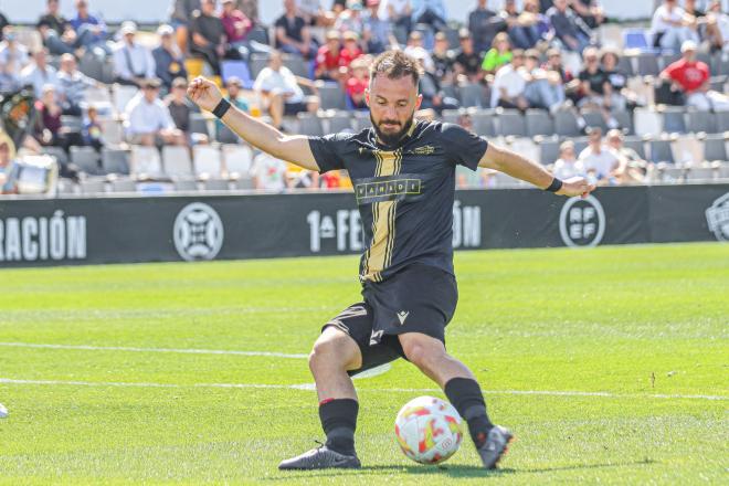 Emre Çolak con el Intercity (Foto: Intercity)