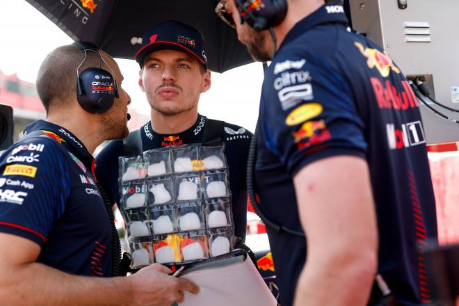 Max Verstappen, con hielo antes de un Gran Premio (Foto: Cordon Press)