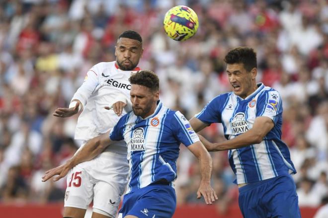 En-Nesyri y Sergi Gómez, en el último Sevilla-Espanyol (Foto: Kiko Hurtado).