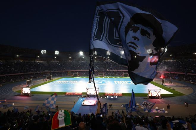 Maradona presente en el título de Nápoles