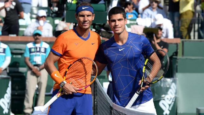 Rafa Nadal junto a Carlos Alcaraz en Indian Wells (Foto: Cordon Press).