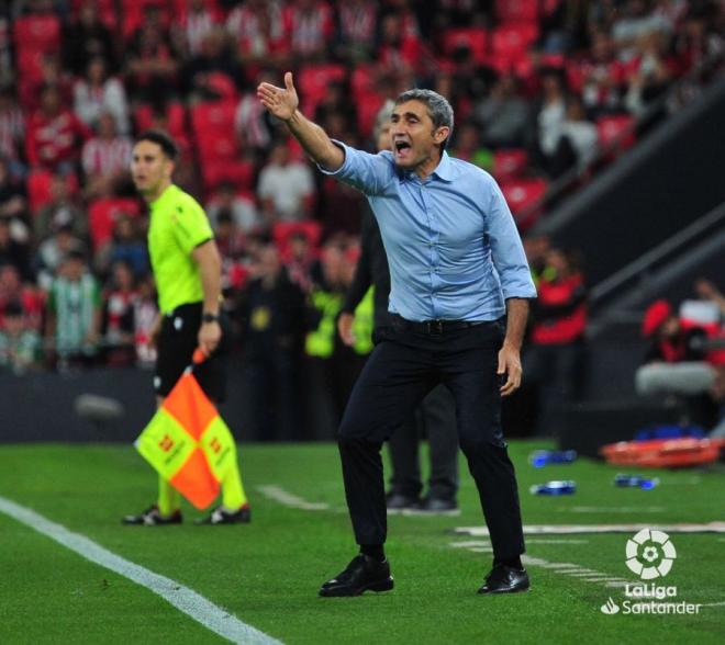 Valverde grita a sus jugadores en el duelo ante el Betis (Foto: LaLiga).