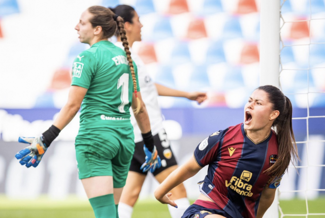 La fiesta del fútbol femenino en Valencia acaba en empate (1-1)