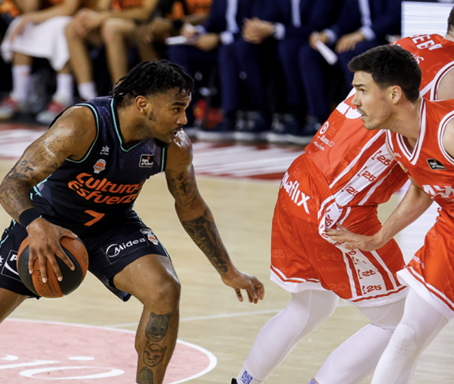 Manresa-Valencia Basket