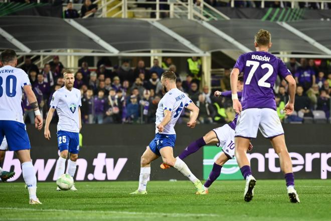 La Fiorentina superó al Lech Poznan en la fase previa de Conference League. Fuente: Cordon Press