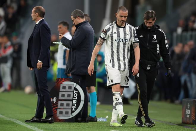 Bonucci se retira lesionado del Juventus-Sevilla (Foto: Cordon Press).