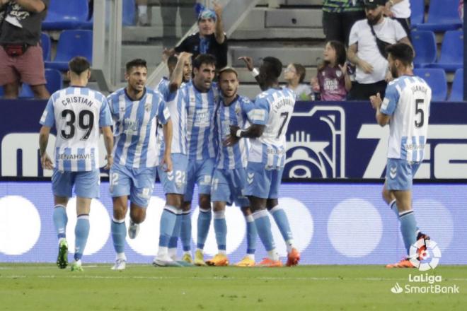 Celebración del gol de Escassi en el Málaga - Mirandés (Foto: LaLiga).