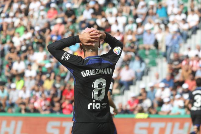 Antoine Griezmann se lamenta en el Elche-Atlético de Madrid (Foto: Cordon Press).