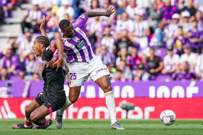 Loïc Badé, en el Valladolid-Sevilla (Foto: Cordon Press).