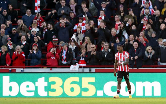 Ivan Toney, durante un partido del Brentford (Foto: Cordon Press).